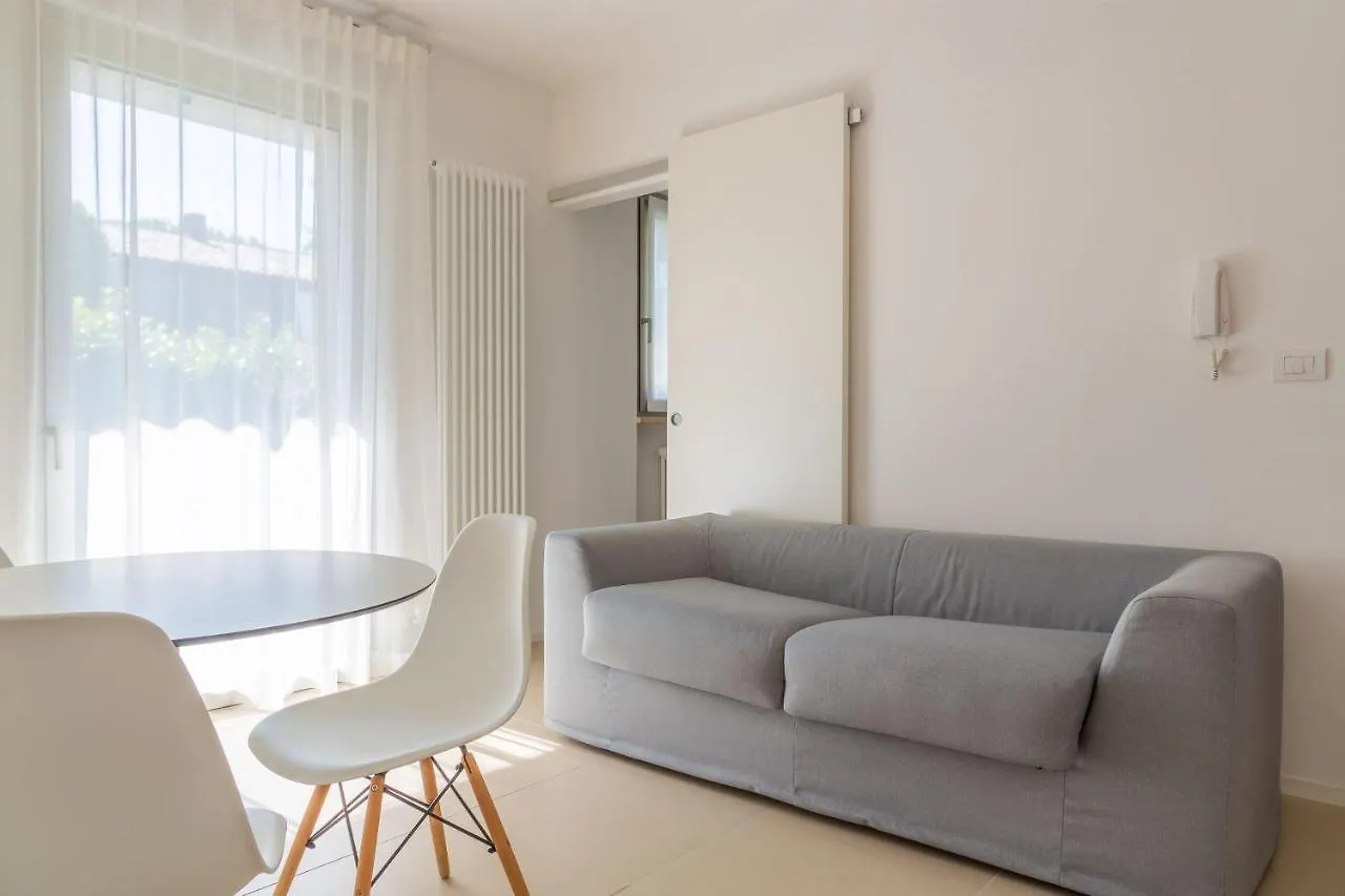 Baseventuno 3 Bilocale Piano Terra Apartment Sirmione 0*,  Italy